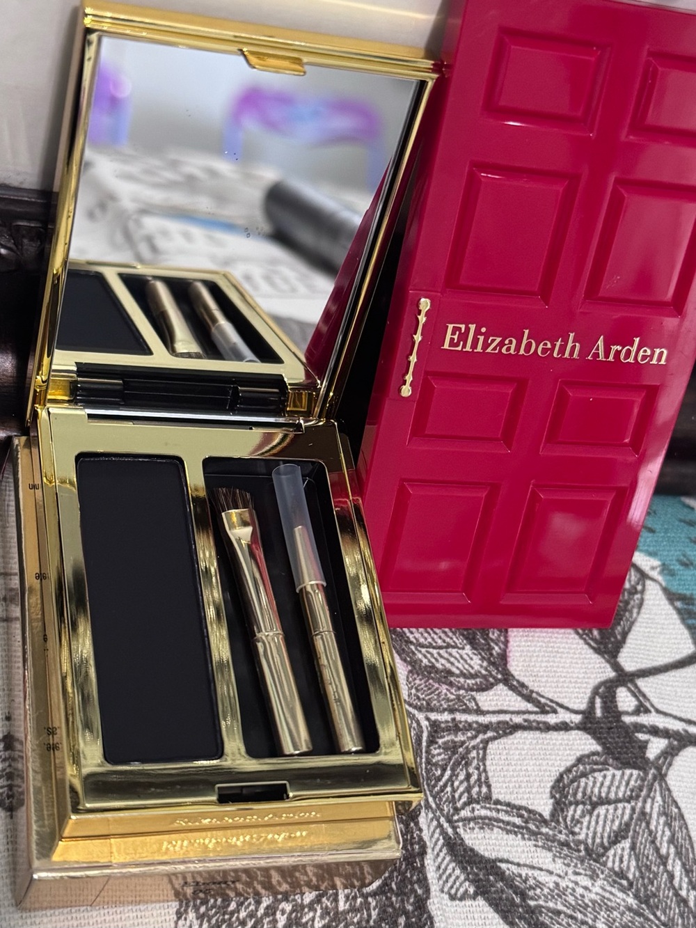 4) Elizabeth Arden Bundle - Picture 5 of 8